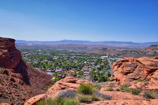 Saint George hiking trail Owen&rsquo;s Loop via Brooks Nature Trail views of sandstone mountains and desert plants around the Red Cliffs National Conservation Areas in southwest Utah, by Zion&rsquo;s National Par