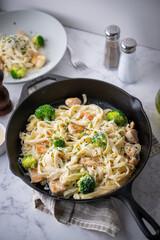 fettucine alfredo with broccoli and chicken