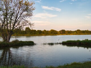 Fototapeta na wymiar Scenic Pond at Veterans Park in Spring Hill KS