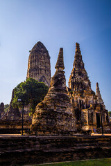 Fototapeta premium Wat Chaiwatthanaram ruin temple in Ayutthaya, Thailand