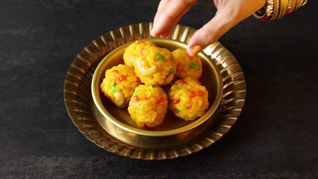 Motichoor Ladoo Rava Laddu Kesar besan boondi laddu Semolina Indian sweet dish mithai Diwali Dussehra Holi Ram Navmi Ganesh chaturthi Durga Pooja festival dessert snack Kerala Mumbai India Sri Lanka