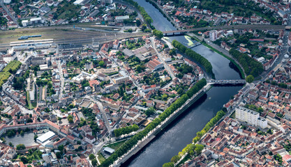 Obraz premium Pont du Chatelet et passerelle des Nicauds- 03100 Montluçon en ALLIER 