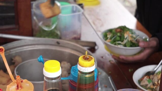 Indonesian meatballs are sold with the concept of self service, so that buyers are free to take items according to their taste.