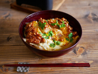大判唐揚げ卵とじ丼