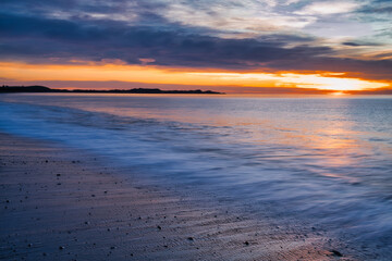 Fototapeta premium Sunrise at Gooch Bay, Kaikoura, New Zealand