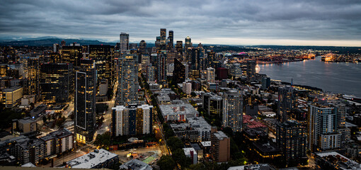 Fototapeta premium Aerial view of Downtown Seattle 