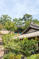 Obraz premium Between trees and templesin Korea