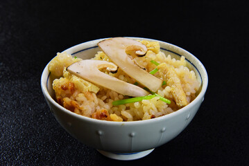 秋の味覚の王様　松茸の炊き込みご飯
