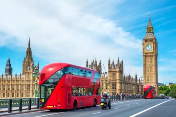 Papier Peint photo Bus rouge de Londres Vue sur le pont de Westminster. Londres, Angleterre