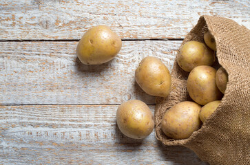 Raw potatoes - 531016347