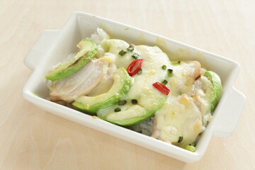 Homemade avocado and chicken cheese gratin 