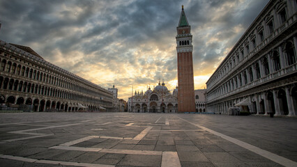 piazza san marco all'alba © zamalby