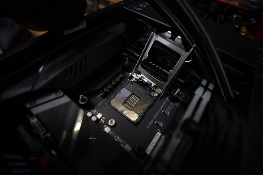 Kuala Lumpur - Sept 9th 2022 : The All new ASUS ROG ITX Gaming Motherboard with latest 11th Gen Intel Core i7 processors LG1200. It is also equipped with the latest Z590 intel chipset. 