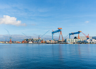 Kieler Hafen, die Werftanalgen von ThyssenKrupp und German Naval Yards - 531074526
