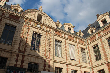 Fototapeta na wymiar national library (bnf - richelieu) in paris (france)
