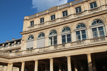 Fototapeta na wymiar palais-royal in paris (france)