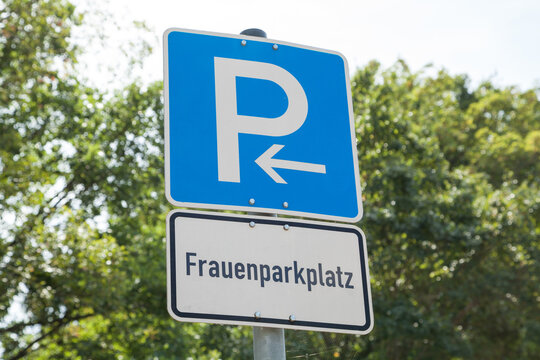 Frauenparkplatz