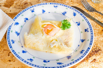 小麦粉と牛乳の生地のガレット