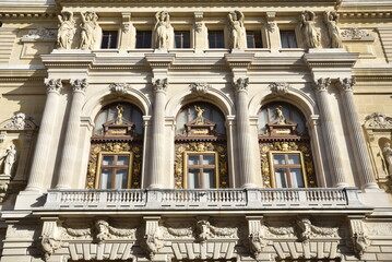 Fototapeta na wymiar Façade de l'opéra Comique à Paris. France