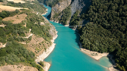 Obraz premium Passerelle du Drac sur le lac de Monteynard