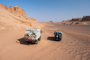 two 4x4 campers in the desert © JoseMaria