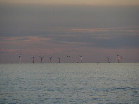 Eoliennes du parc &eacute;olien de saint Nazaire (44)