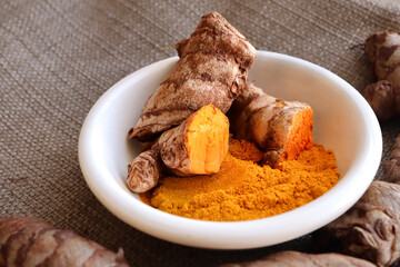 Whole and powdered turmeric 
