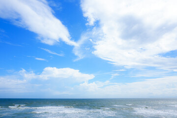 Fototapeta na wymiar 綺麗な海。青空