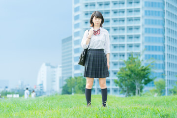 真顔の女子高生
