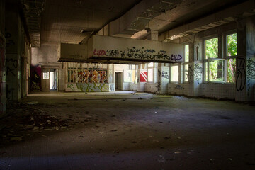 Beatiful Decay - Abandoned - Verlassener Ort - Urbex / Urbexing - Lost Place - Artwork - Creepy - High quality photo - obrazy, fototapety, plakaty