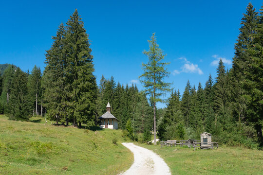 Hermagorer Tscherniheim Bodenalm in Caranthia. Scenic idyllic church chapel in the Austrian Alps.