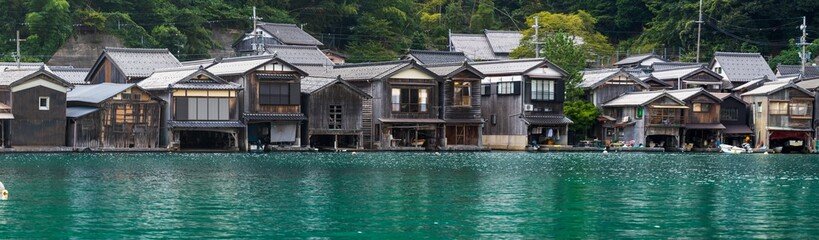 Fototapeta na wymiar 伊根の入り江の風景