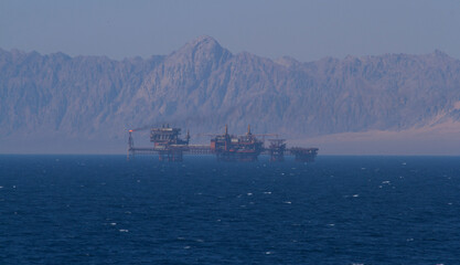 View if an oil drilling platform