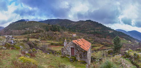 Fototapeta na wymiar Rural village with houses built in the mountain, mountain region Portugal