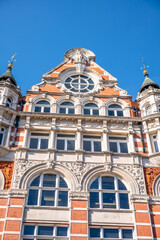 Obraz premium Traditional brick architecture of buildings in London, the UK's grand capital.