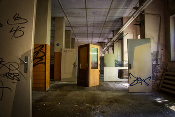 Verlassener Ort - Urbex / Urbexing - Lost Place - Artwork - Creepy - High quality photo	
