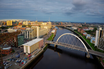 Fototapeta na wymiar Glasgow arc bridge over the River Clyde, less formally know as Squinty Bridge