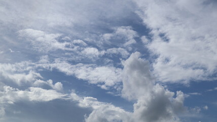 Obraz premium background sky blue white clouds