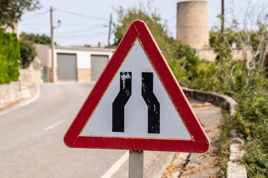 road narrowing traffic sign, P17, Randa, Majorca, Balearic Islands, Spain