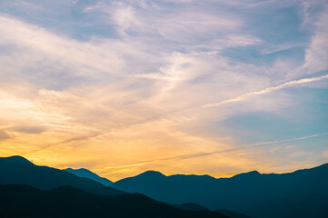 夕方の北アルプスと空