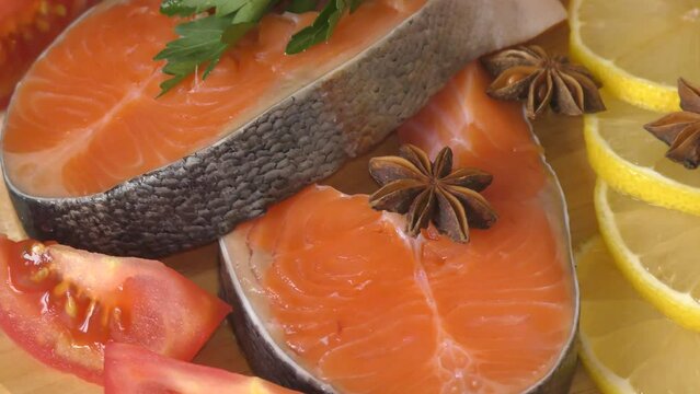 Trout steak (Latin. Salmo trutta) with fresh vegetables