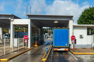 Truck in a customs control at the exit of the port of Algeciras, waiting for authorization to leave. - obrazy, fototapety, plakaty