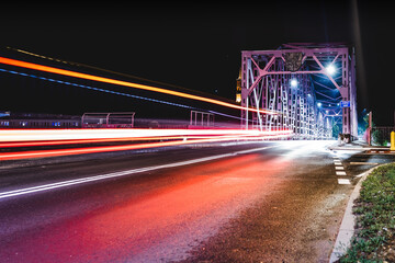 Fototapeta na wymiar GŁOGÓW most tolerancji nocą 
