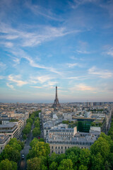 Paisaje con la torre Eiffel