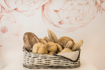cesta de pan fresco 