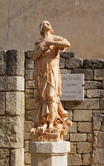 Statue der heiligen Jungfrau Johanna von Orléans als Verkörperung der Seele Frankreichs. 