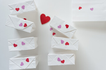 bottoms up - mini paper bags with small and large hearts