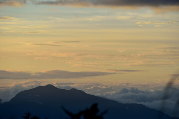 山梨・小淵沢　富士見平からのぞむ峰々