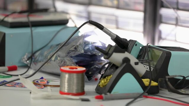 electronic welding machine . .
