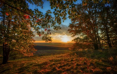 Obraz premium jesienny zachód